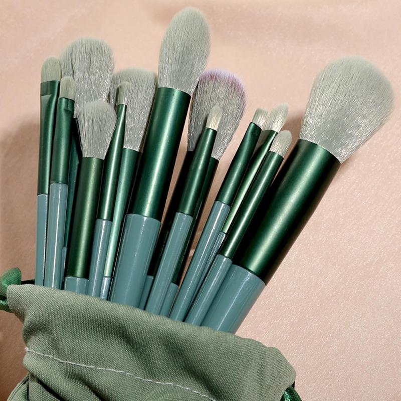 13 Sets Of Cosmetic Brushes